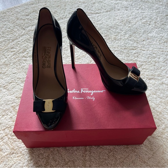 Salvatore Ferragamo Rilly Nero Patentcalf - Picture 2 of 10